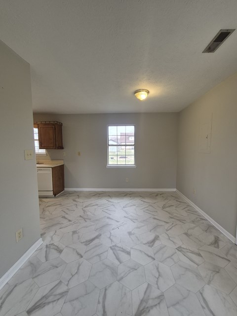 140 New Gritton Avenue 3 Beds Apartment for Rent