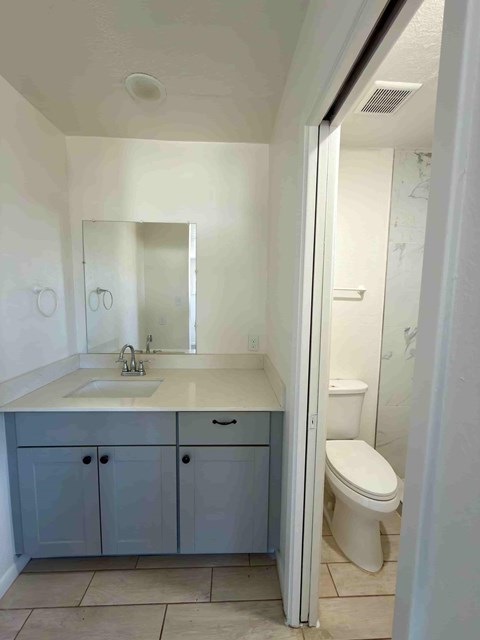 1801 Crestview Drive 4 Beds Apartment for Rent