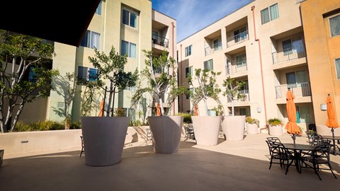 240 E Verdugo Ave 1-2 Beds Apartment for Rent