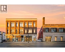 A building with a sign that says REALTOR.