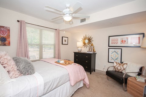 Spacious bedrooms at Centennial Place at Atlanta, Georgia