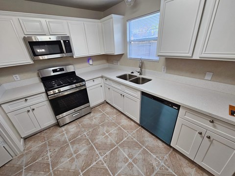 1426 Cartwright Rd 5 Beds Apartment for Rent