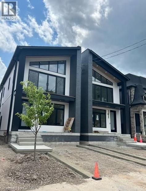 Source URL: https://ddfcdn.realtor.ca/listing/TS639082410961000000/reb14/highres/9/40809299_9.jpg
