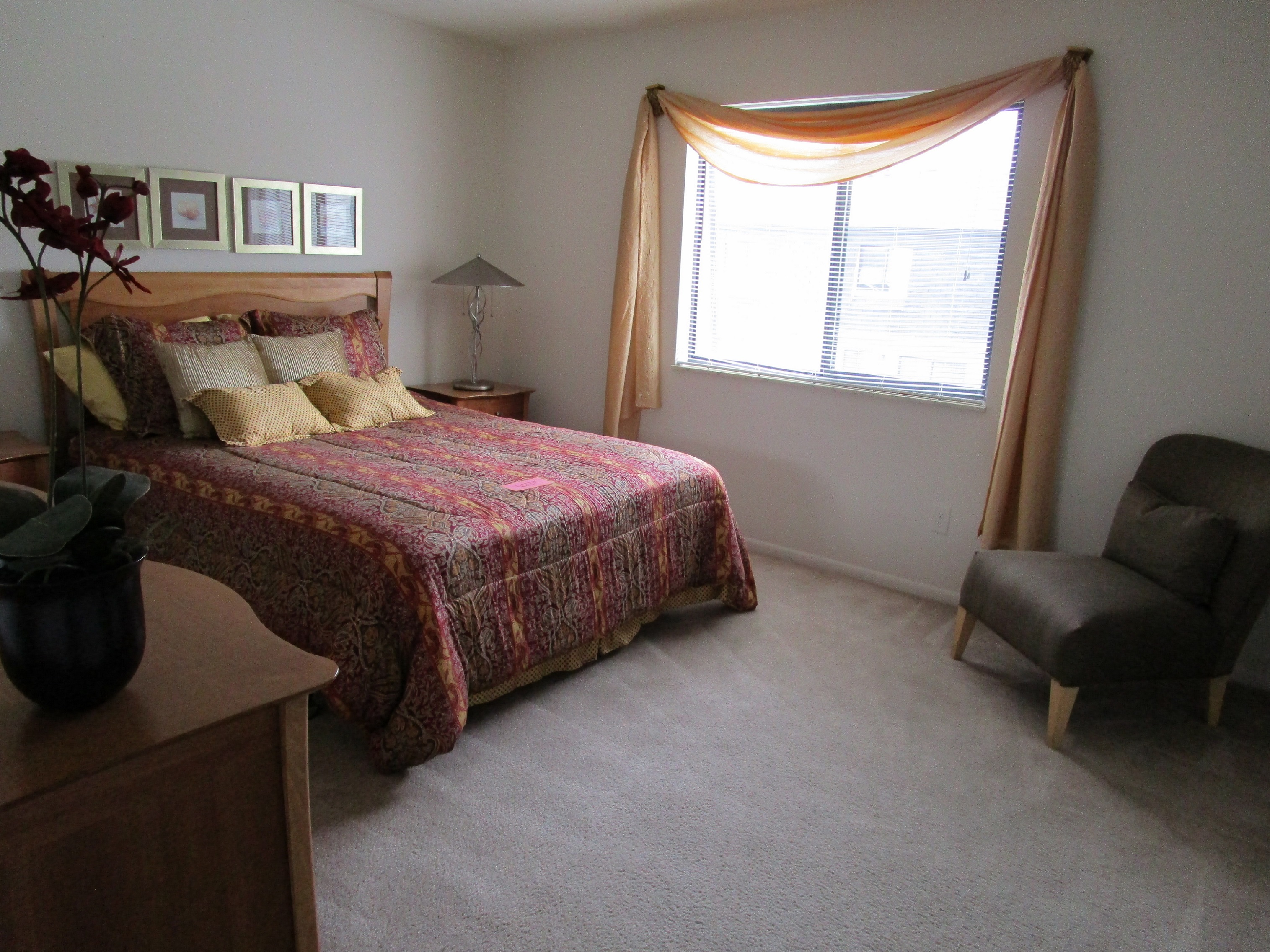 Photos and Video of Central Square Apartments in Columbus , OH