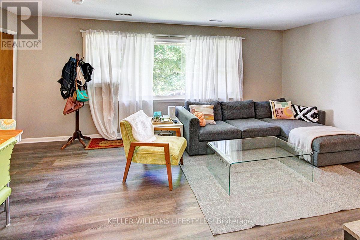 Source URL: https://ddfcdn.realtor.ca/listing/TS639084019221500000/reb13/highres/2/x12855202_10.jpg