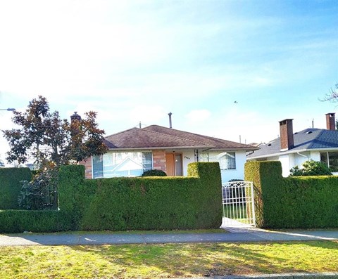 RP045: 2888 E 3Rd Ave 4 Beds Apartment for Rent