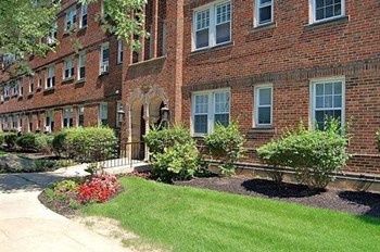 2477-2489 Overlook Road Studio-2 Beds Apartment for Rent - Photo Gallery 5