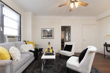 4475 W Pine Blvd Studio-2 Beds Apartment for Rent - Photo Gallery 1