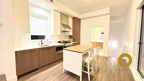 2-6939 Cambie Street Studio Apartment for Rent