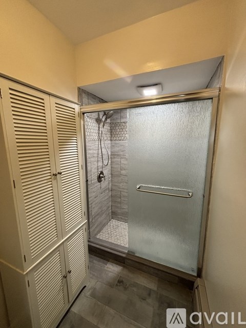 23 Saunders St 2 Beds Apartment for Rent