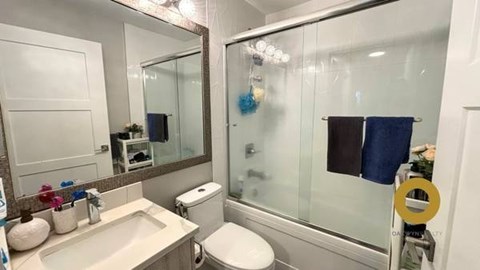 Basement Left-2554 Venables Street 2 Beds Apartment for Rent