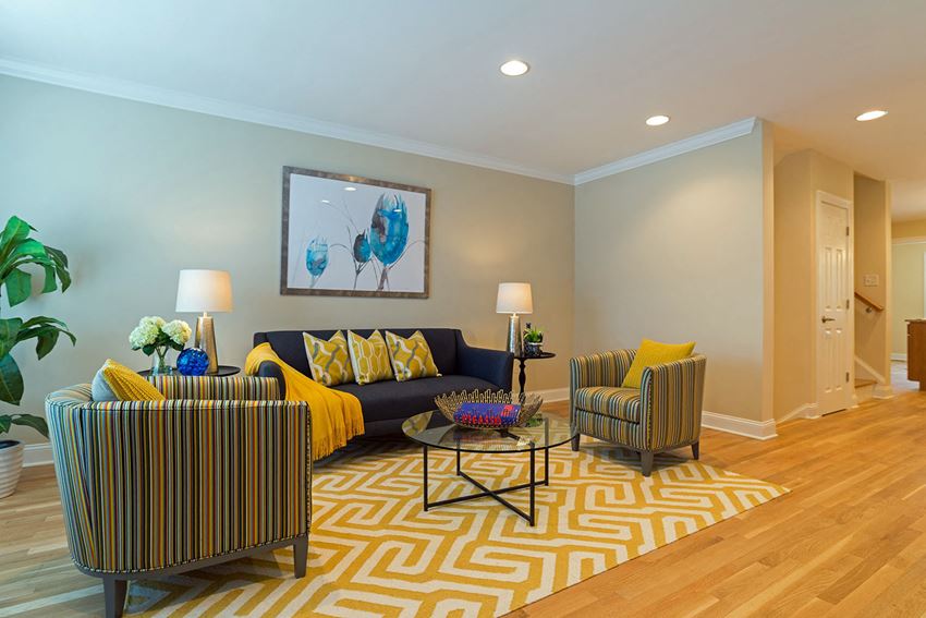 71 Mayfair Square Road 2 Beds Townhouse for Rent - Photo Gallery