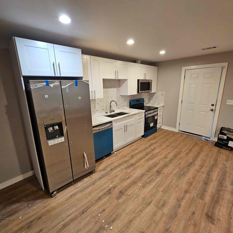 800 Hall Street 3 Beds Apartment for Rent