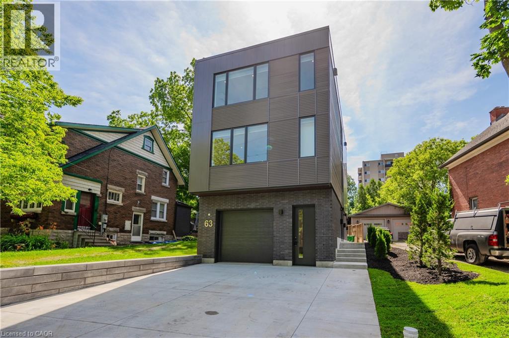 Source URL: https://ddfcdn.realtor.ca/listing/TS639091746083400000/reb14/highres/7/40812337_1.jpg
