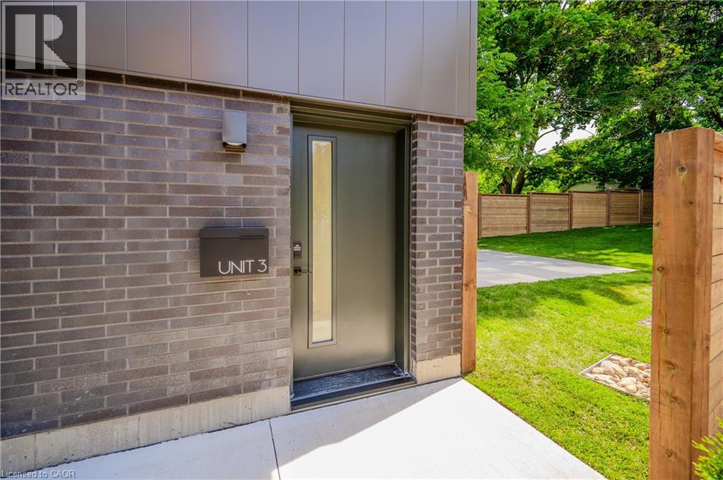 Source URL: https://ddfcdn.realtor.ca/listing/TS639091746083400000/reb14/highres/7/40812337_2.jpg