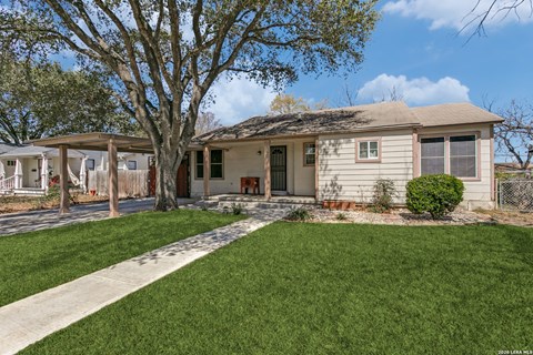 347 West Hermine Boulevard 3 Beds Apartment for Rent
