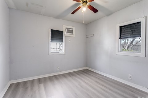 347 West Hermine Boulevard 3 Beds Apartment for Rent