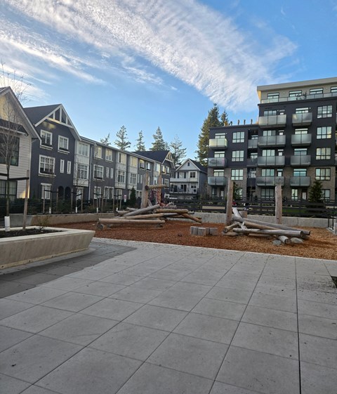 425-15738-85 Avenue 3 Beds Apartment for Rent