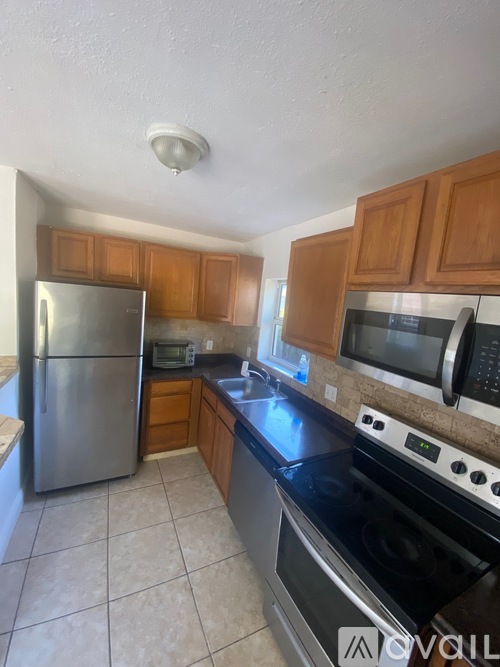 1610 Northwest 9th Avenue 1 Apartment for Rent - Photo gallery 1