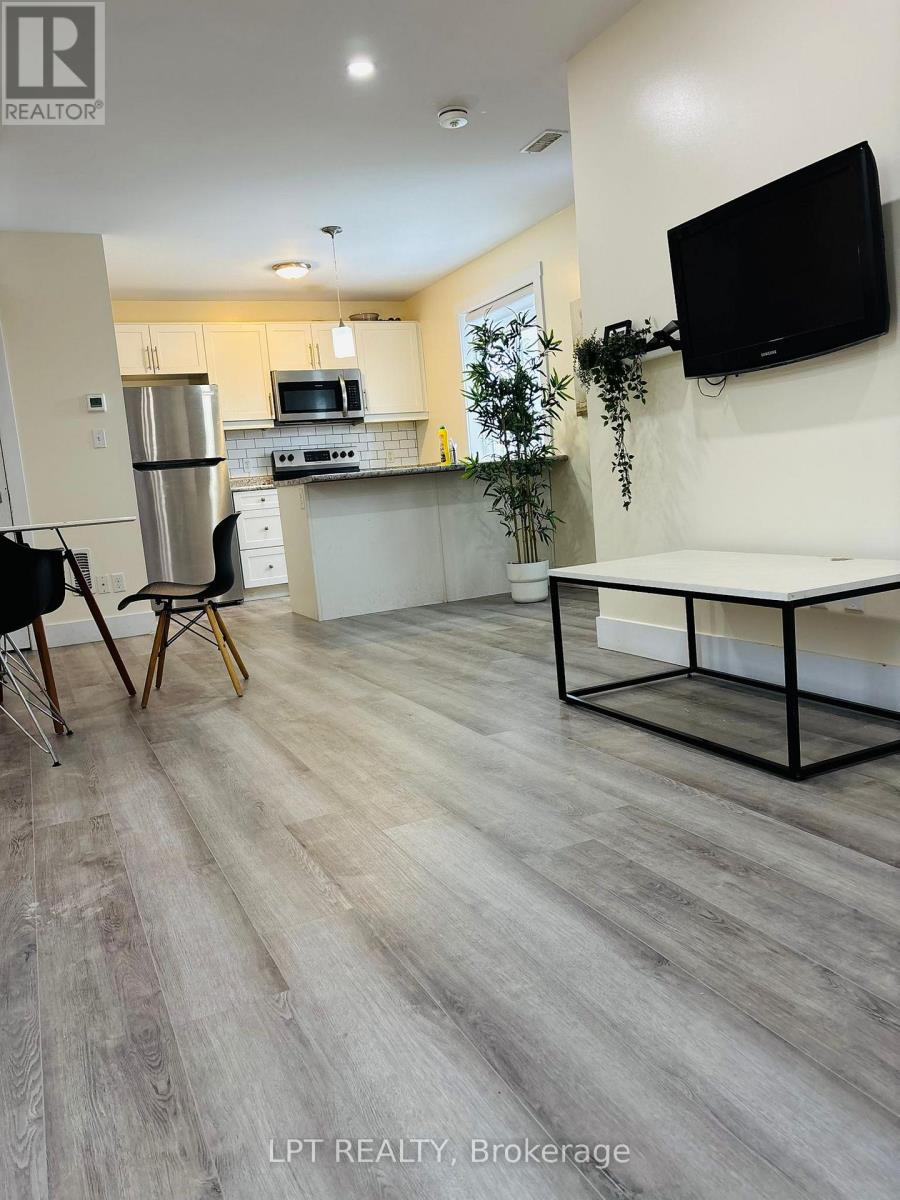 Source URL: https://ddfcdn.realtor.ca/listing/TS639094181721830000/reb82/highres/2/x12894212_3.jpg