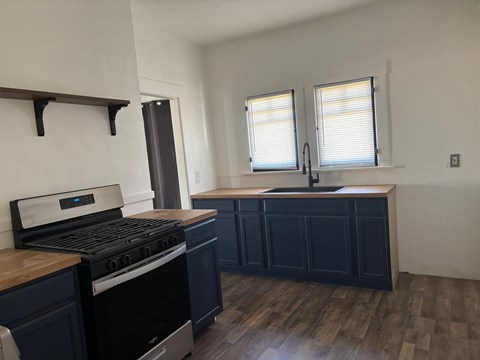529 E. Latham Avenue 3 Beds Apartment for Rent