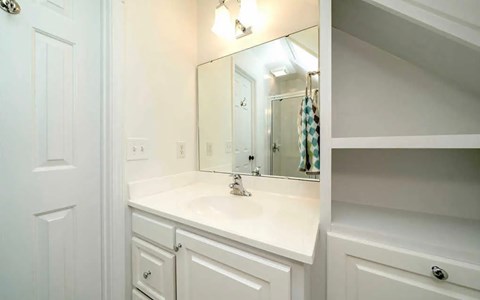 512 Eagle Pointe Drive 4 Beds Apartment for Rent