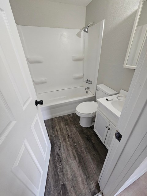 440 North Jackson Street 2 Beds Apartment for Rent