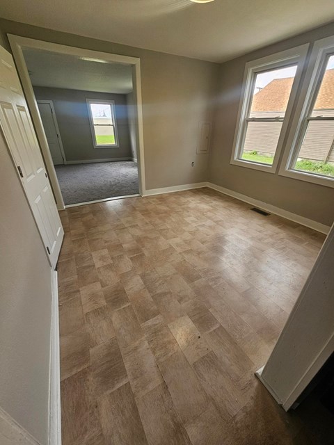 440 North Jackson Street 2 Beds Apartment for Rent