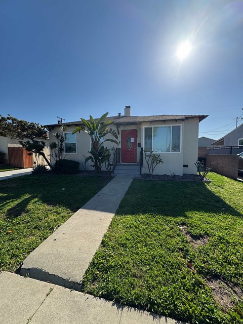 2528 Elkgrove Ave 3 Beds Apartment for Rent