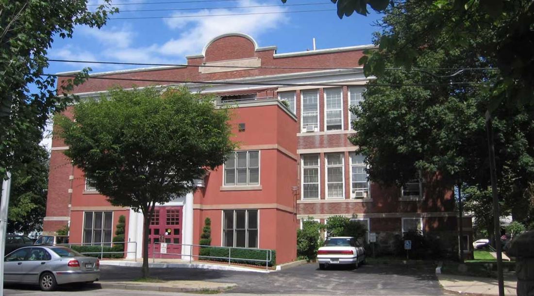 Mumford Manor Apartments photo