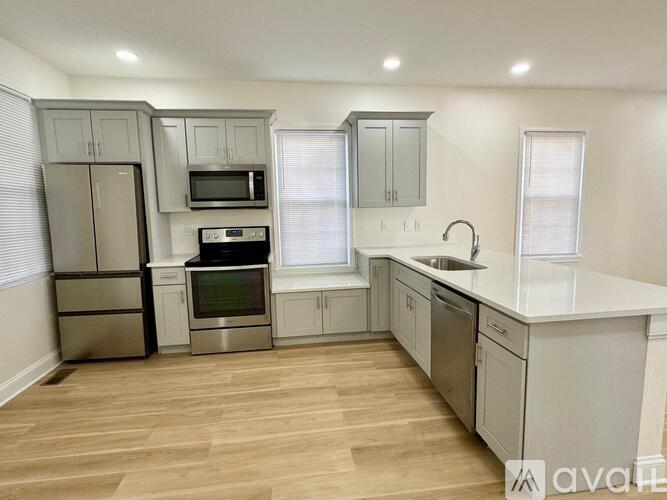 242 Pearl St 2 Beds Single Family Home for Rent - Photo gallery 5