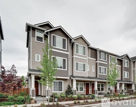 3325 30Th Dr 3 Beds Apartment for Rent
