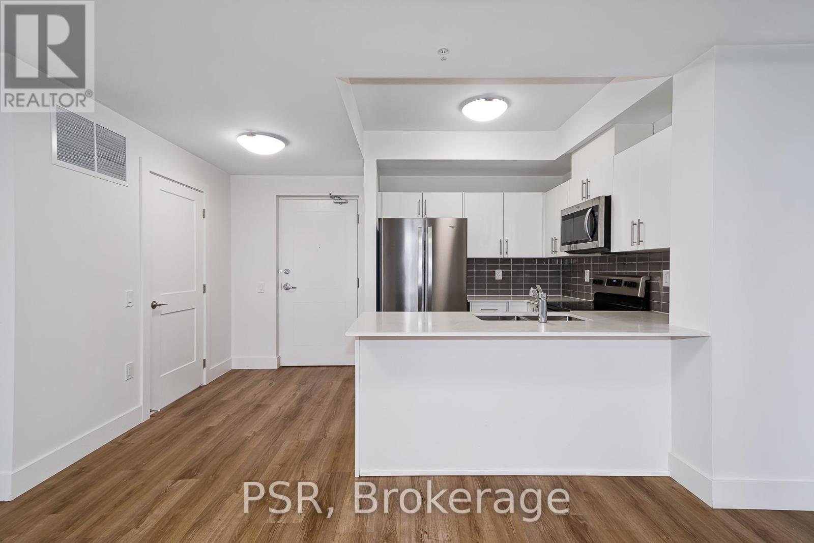 Source URL: https://ddfcdn.realtor.ca/listing/TS639092634526800000/reb82/highres/6/s12887216_14.jpg