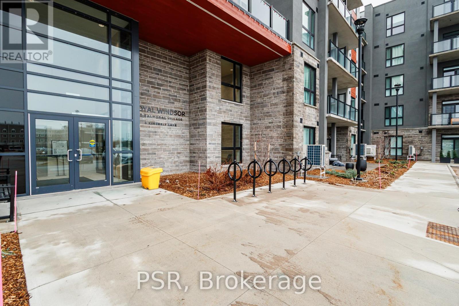 Source URL: https://ddfcdn.realtor.ca/listing/TS639092634526800000/reb82/highres/6/s12887216_2.jpg