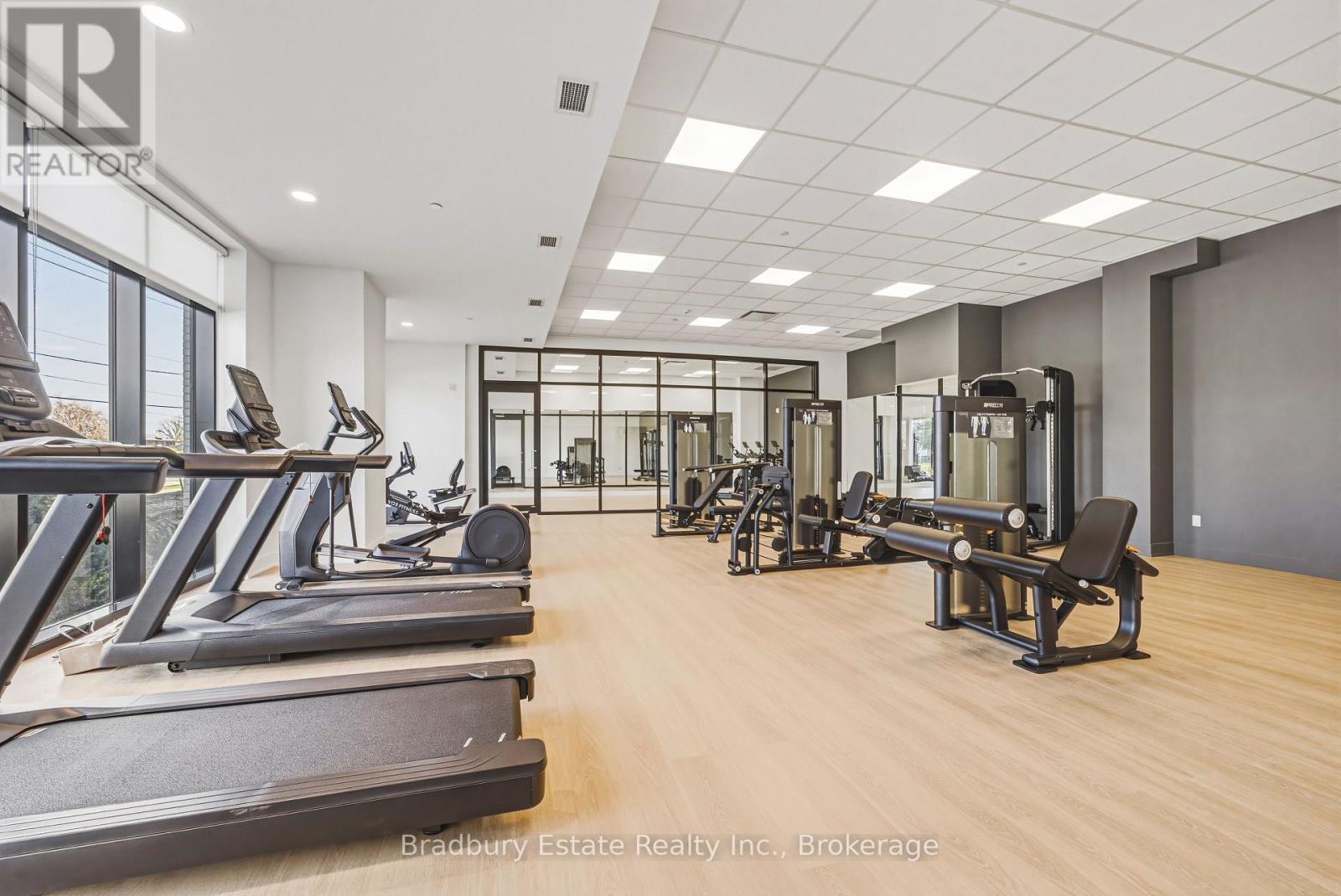 306 - 155 GREENBRIER ROAD 3 Beds Apartment, Condo, Home for Rent - Photo gallery 3