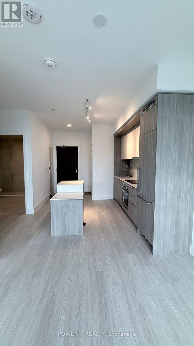 Source URL: https://ddfcdn.realtor.ca/listing/TS639099452056470000/reb82/highres/0/c12913420_3.jpg
