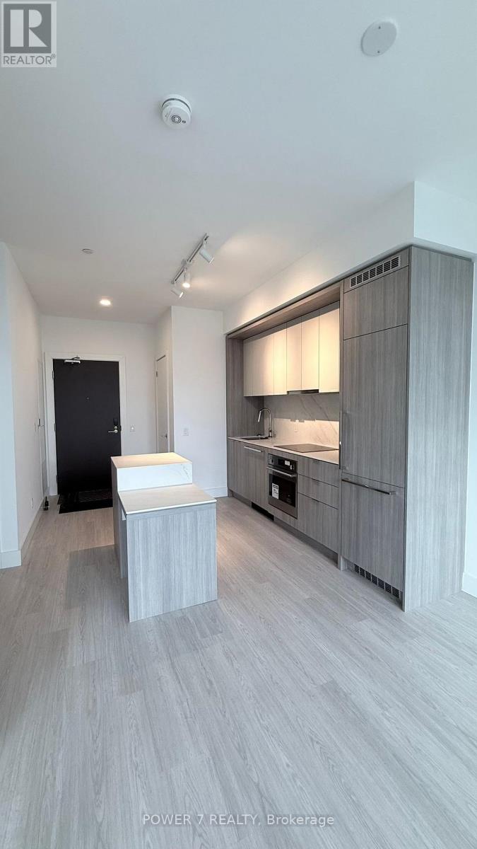 Source URL: https://ddfcdn.realtor.ca/listing/TS639099452056470000/reb82/highres/0/c12913420_4.jpg