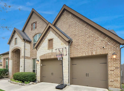 2810 AUBURN GLADE CT, 5 Beds Apartment for Rent