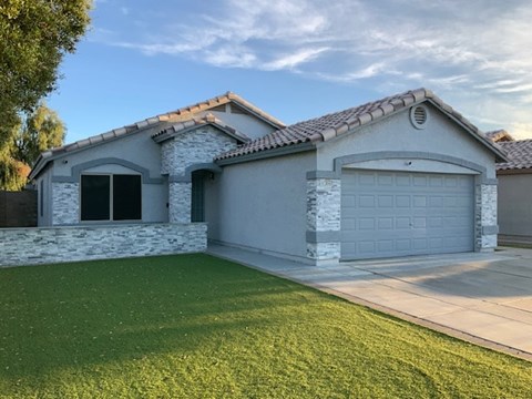 8556 W Caron Dr 3 Beds Apartment for Rent