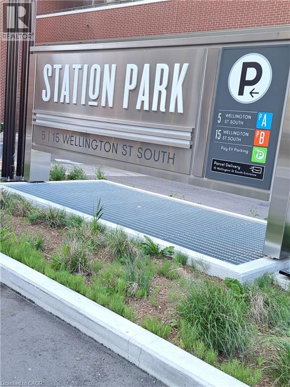 A sign for Station Park with Wellington St South written on it.
