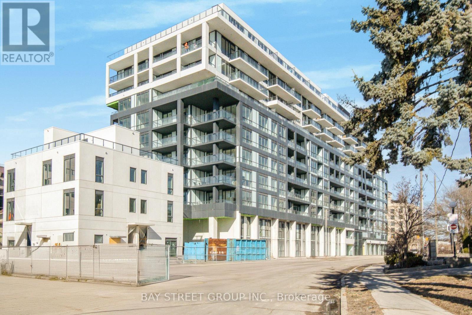 Source URL: https://ddfcdn.realtor.ca/listing/TS639102926517170000/reb82/highres/0/c12931850_2.jpg