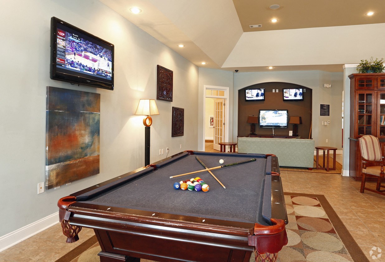 Liberty Pointe Apartments, 1000 Yorktown Lane, MIdway Park