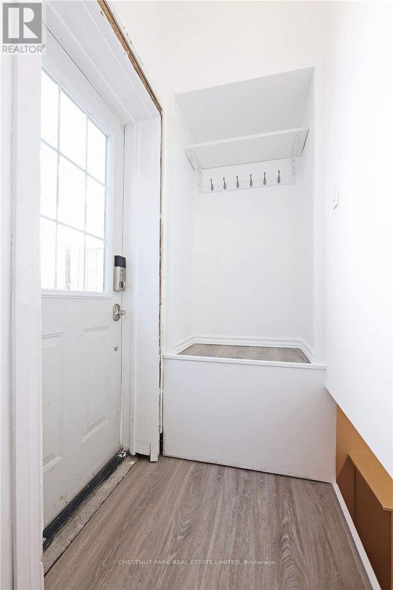 Source URL: https://ddfcdn.realtor.ca/listing/TS639104135423970000/reb82/highres/2/w12933532_3.jpg