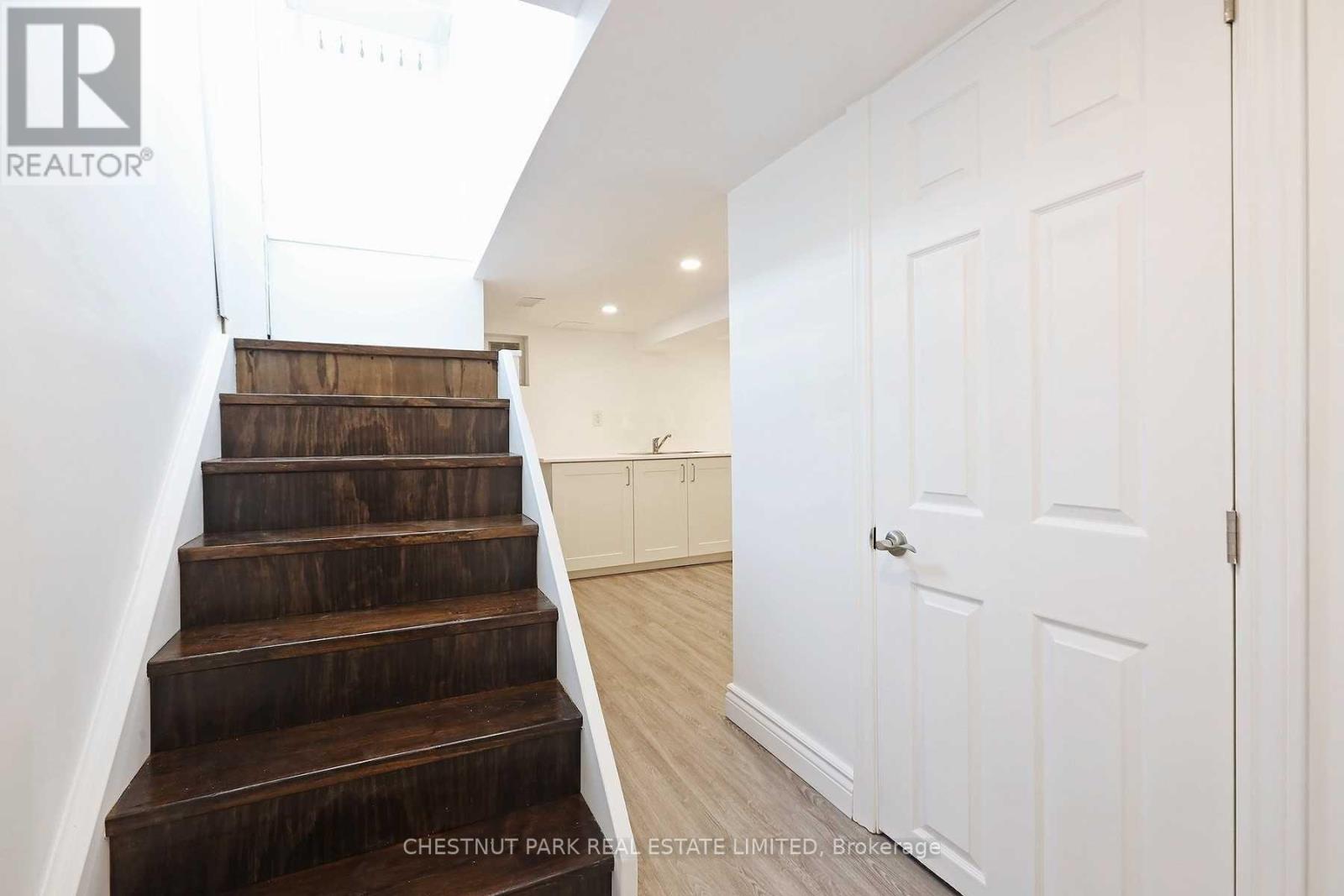 Source URL: https://ddfcdn.realtor.ca/listing/TS639104135423970000/reb82/highres/2/w12933532_4.jpg