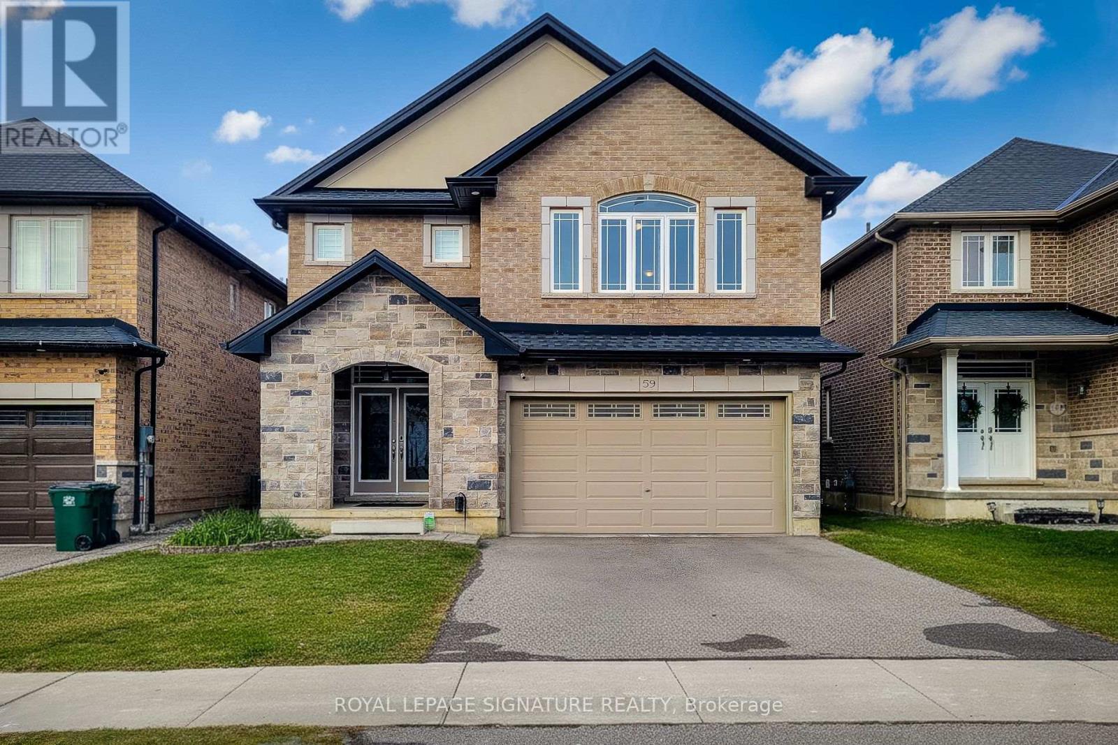 A house with a garage is for sale in Brockage.