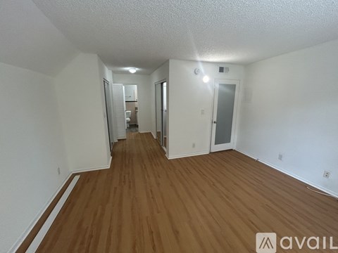 5320 Whitsett Avenue 2 Beds Apartment for Rent