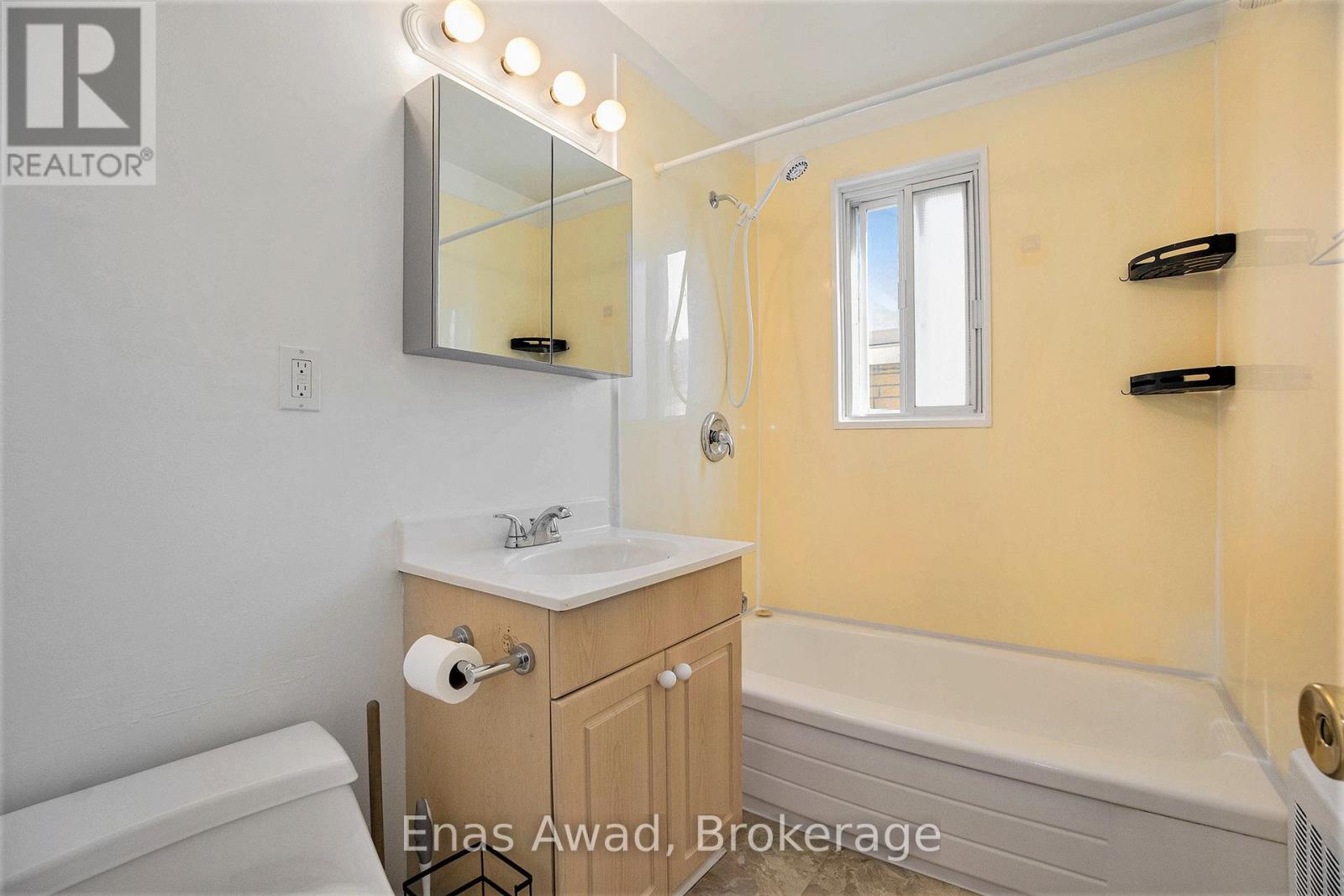 3 - 72 JOLLIET AVENUE 2 Beds Home, Multifamily, Triplex for Rent - Photo gallery 1
