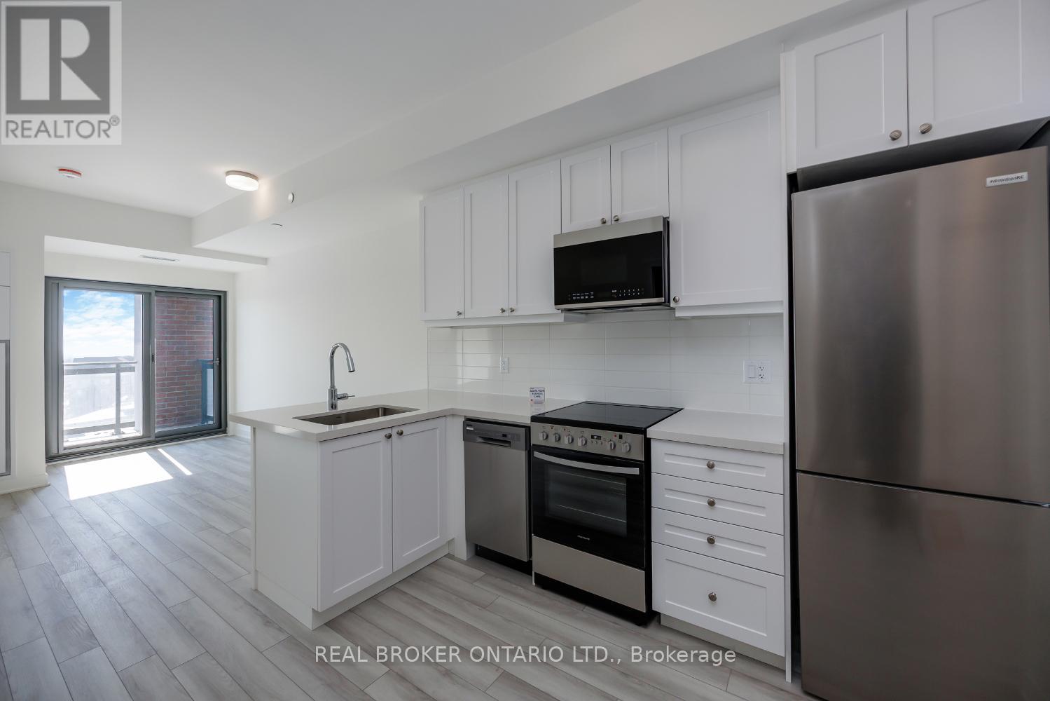 Source URL: https://ddfcdn.realtor.ca/listing/TS639104921983500000/reb88/highres/4/e12937294_7.jpg