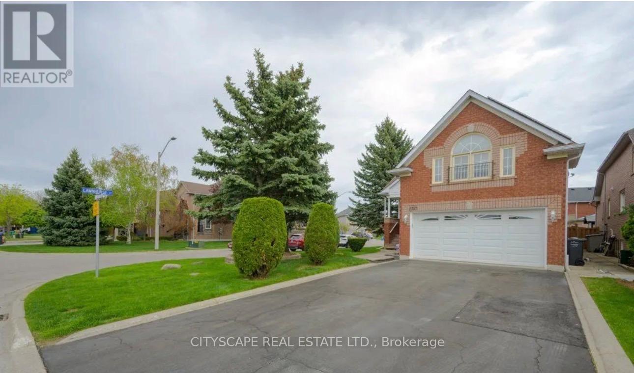A house with a garage is for sale in Brokerage.