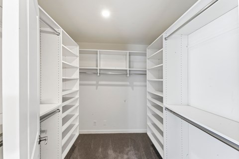 Unit 1 3 Beds Apartment for Rent